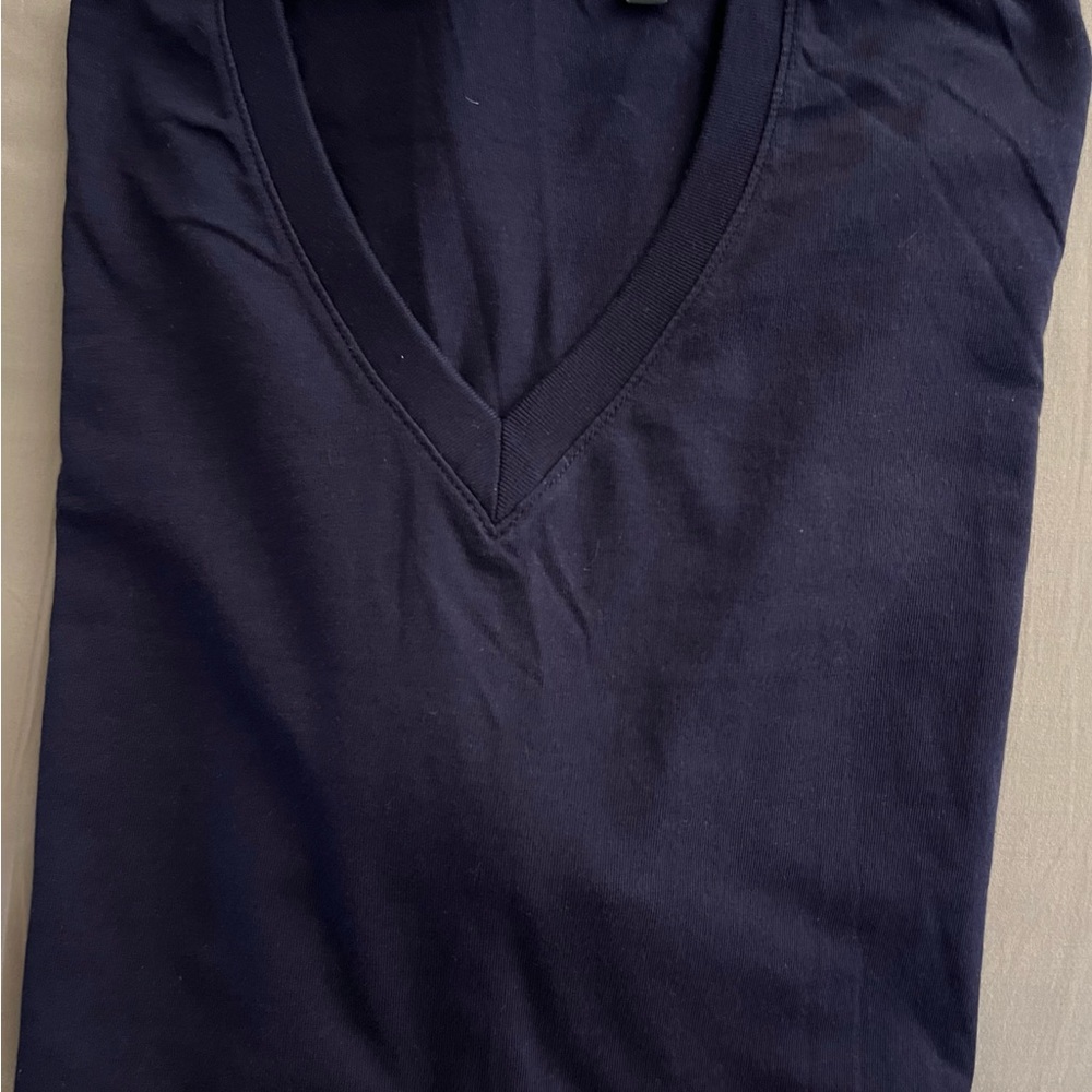 Uniglo men’s vneck tee shirt size M black